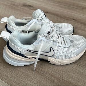 Nike Women's White and grey Sneakers